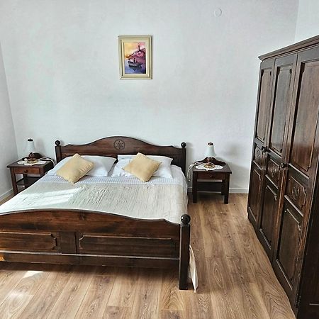 סגט ווראנייצה Apartments Plejic מראה חיצוני תמונה