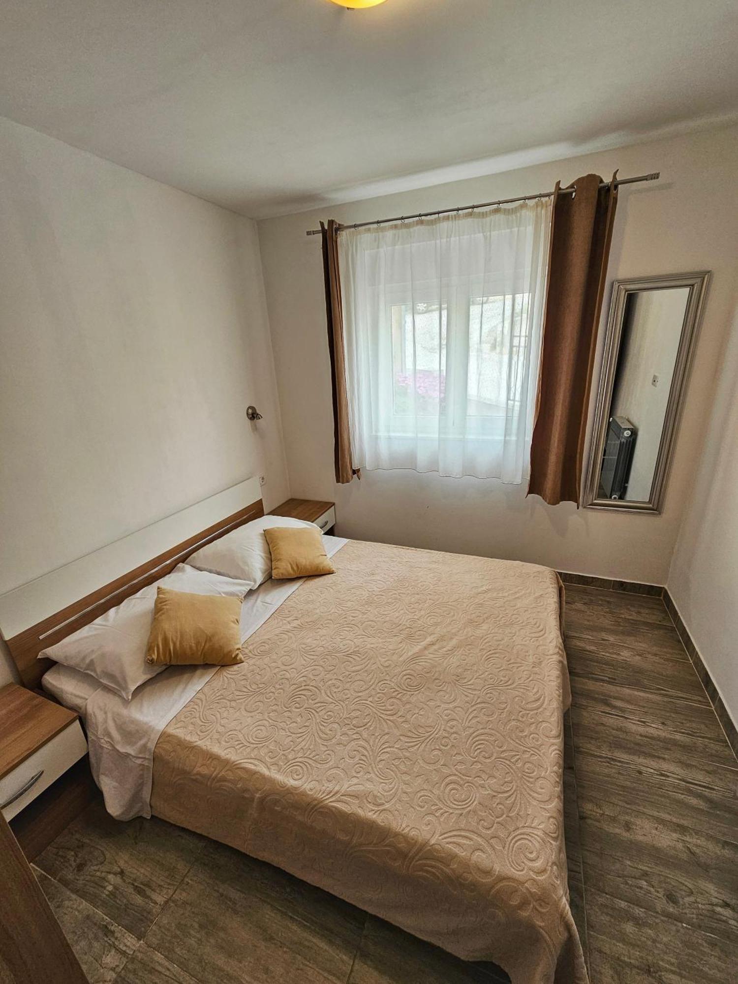 סגט ווראנייצה Apartments Plejic מראה חיצוני תמונה