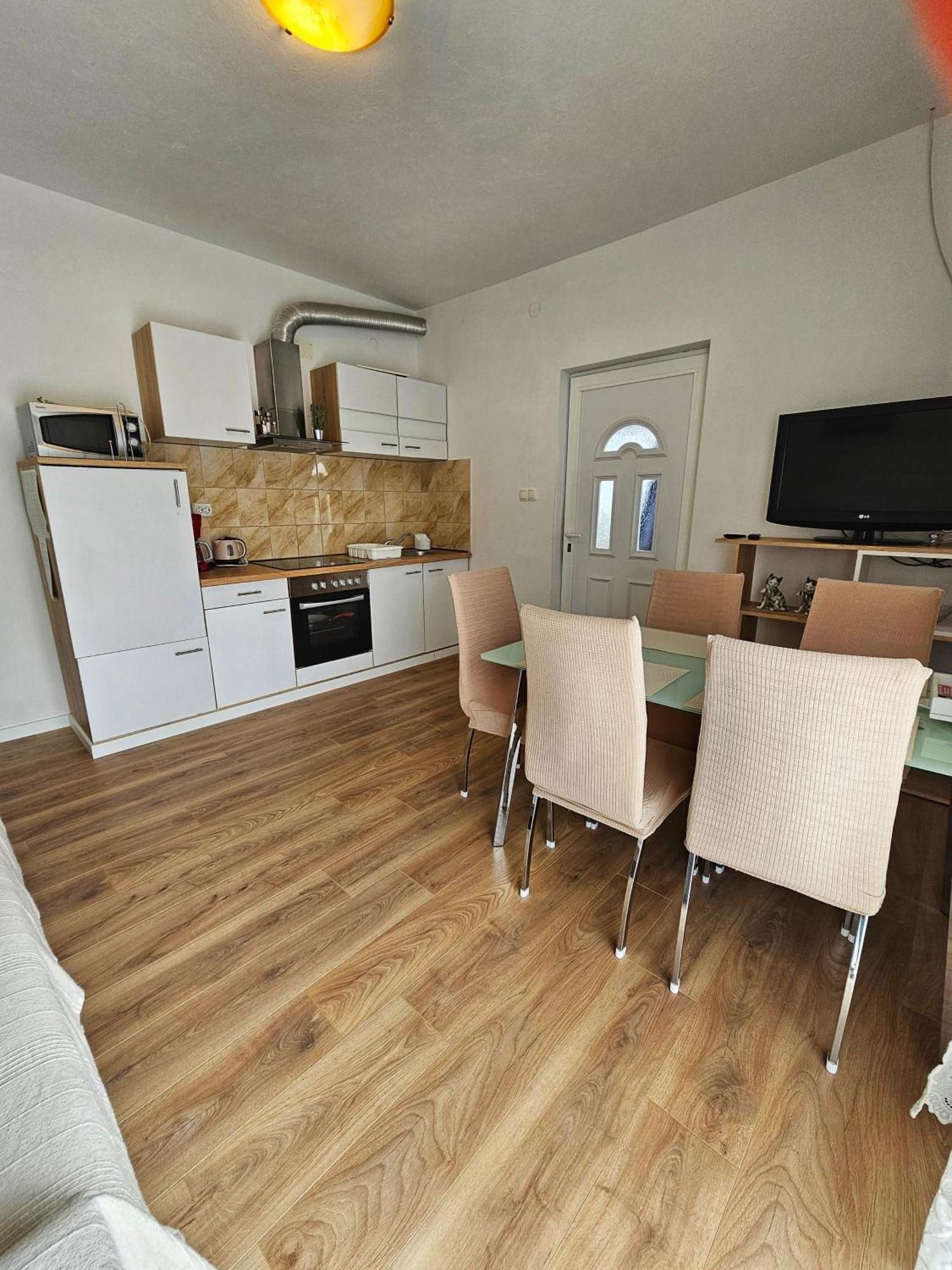 סגט ווראנייצה Apartments Plejic מראה חיצוני תמונה